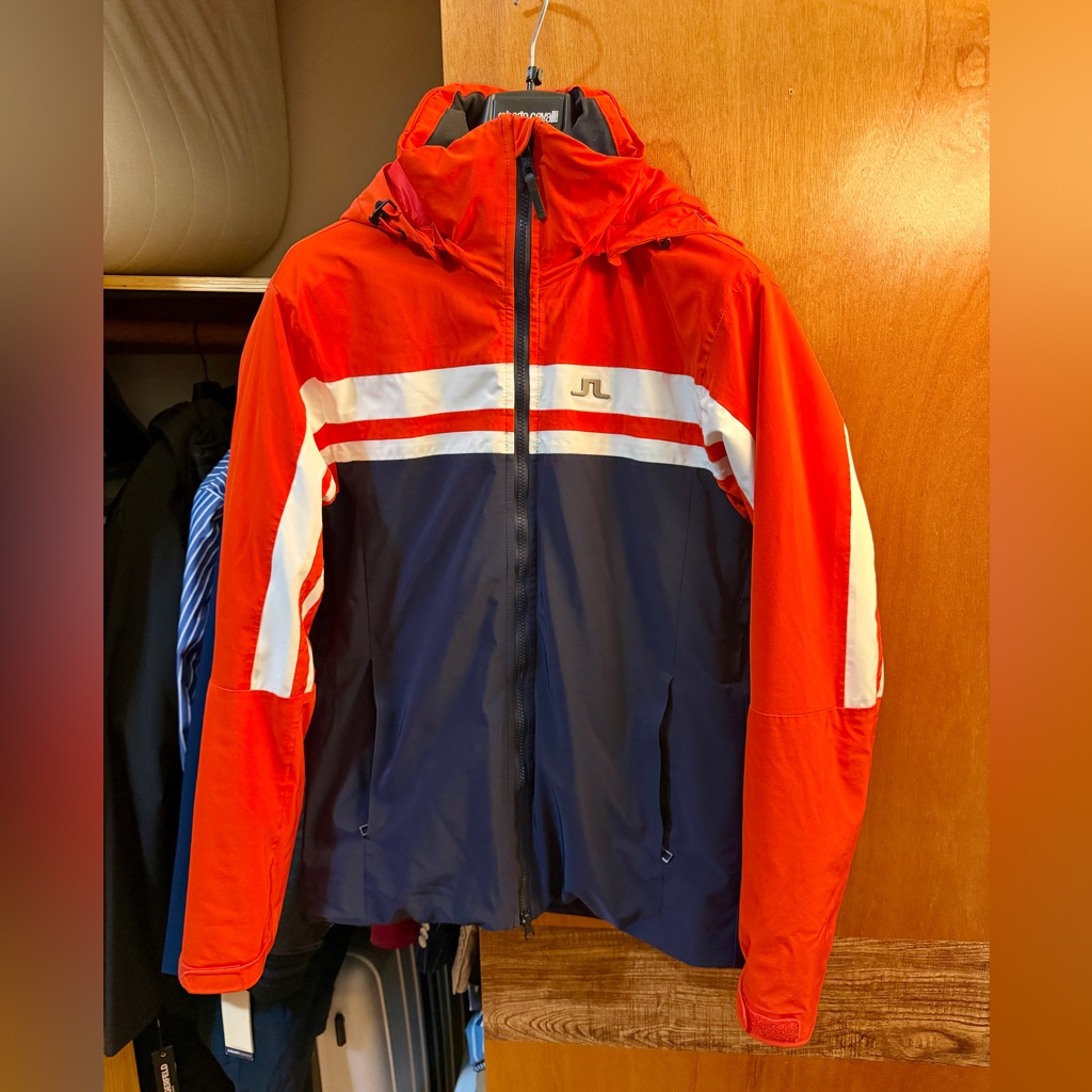 J.Lindeberg Men's Vibrant Red And Navy Ski Jacket